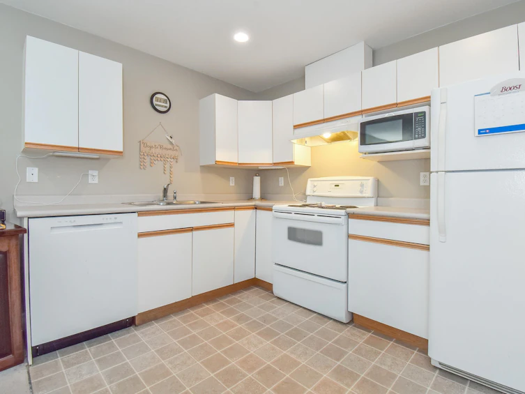 35106 Laburnum Avenue, Abbotsford, BC, V2S 8K3 - 32