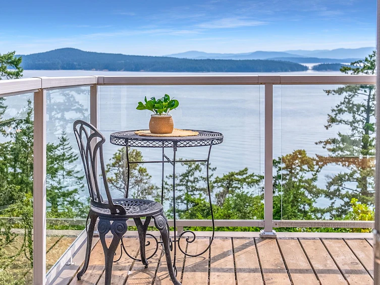 4843 Cutlass Court, Pender Island, BC, V0N 2M2 - 2