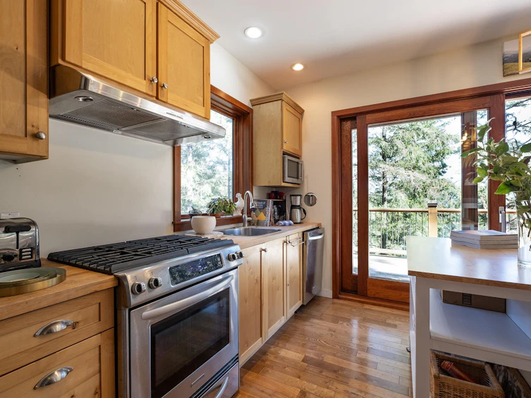 5063 Sherman Lane, Halfmoon Bay, BC, V7Z 1G6 - 8