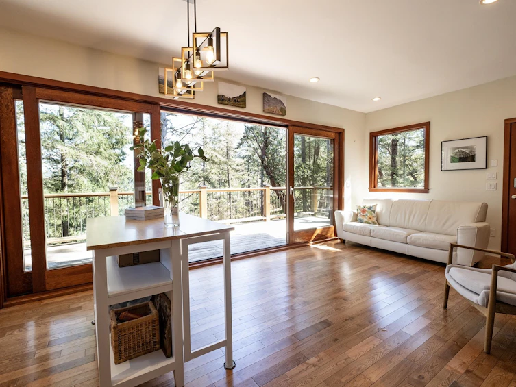 5063 Sherman Lane, Halfmoon Bay, BC, V7Z 1G6 - 5