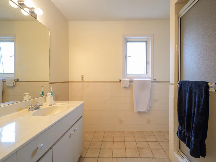 17531 Westminster Highway, Richmond, BC, V6V 1A9 - 16