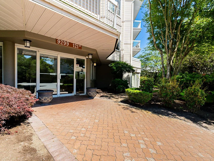 117-9299 121 Street, Surrey, BC, V3V 7X8