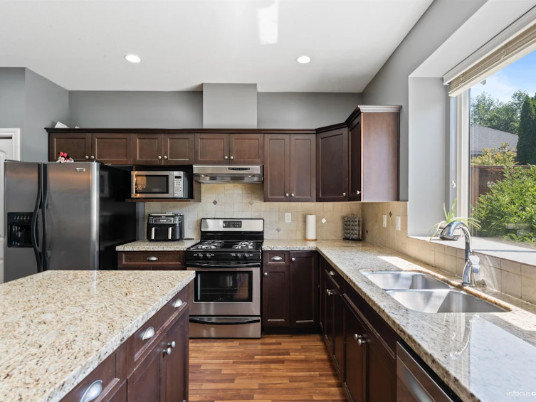 6971 181 Street, Surrey, BC, V3S 6X3 - 6