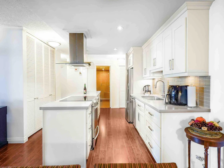 306-2020 Fullerton Avenue, North Vancouver, BC, V7P 3G3 - 5