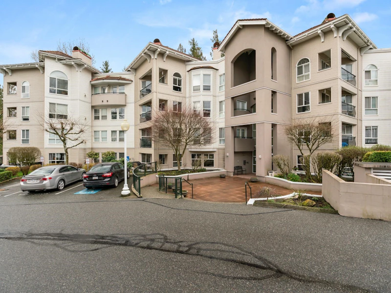 102 - 3176 Gladwin Road, Abbotsford BC V2T 6R7