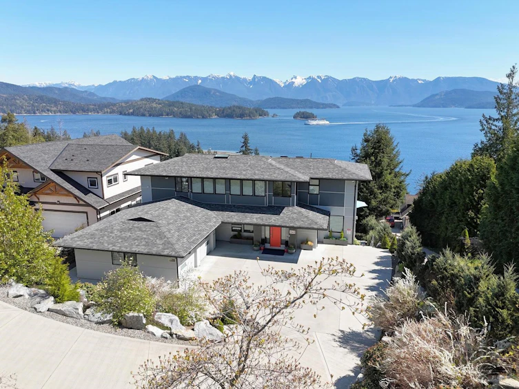 1242 St Andrews Road, Gibsons, BC, V0N 1V1