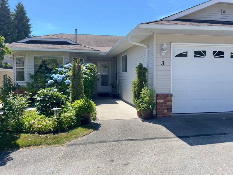 3 - 820 Kiwanis Way, Gibsons BC