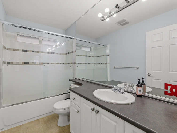 19436 67a Avenue, Surrey, BC, V4N 5T4 - 15