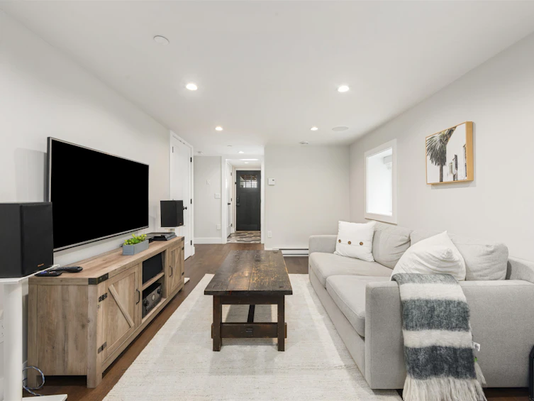 2575 Napier Street, Vancouver, BC, V5K 2W4 - 12