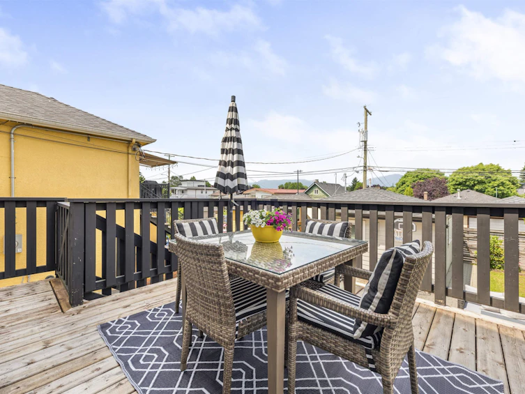 2575 Napier Street, Vancouver, BC, V5K 2W4 - 7
