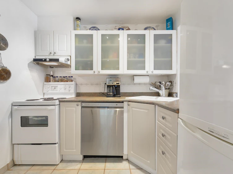 203-2025 Stephens Street, Vancouver, BC, V6K 3W2 - 4