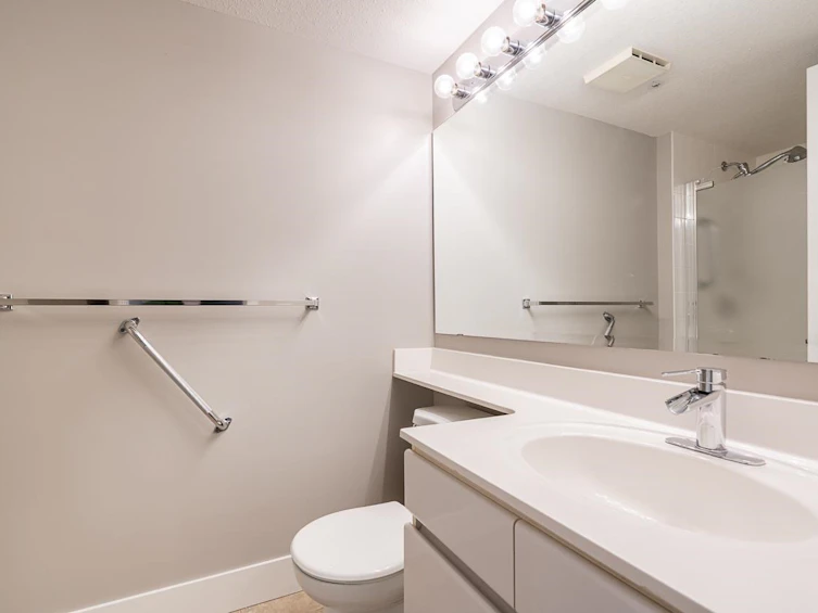 401-3190 Gladwin Road, Abbotsford, BC, V2T 5T2 - 25