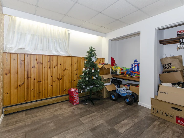 4630 Strathcona Road, North Vancouver, BC, V7G 1G3 - 10