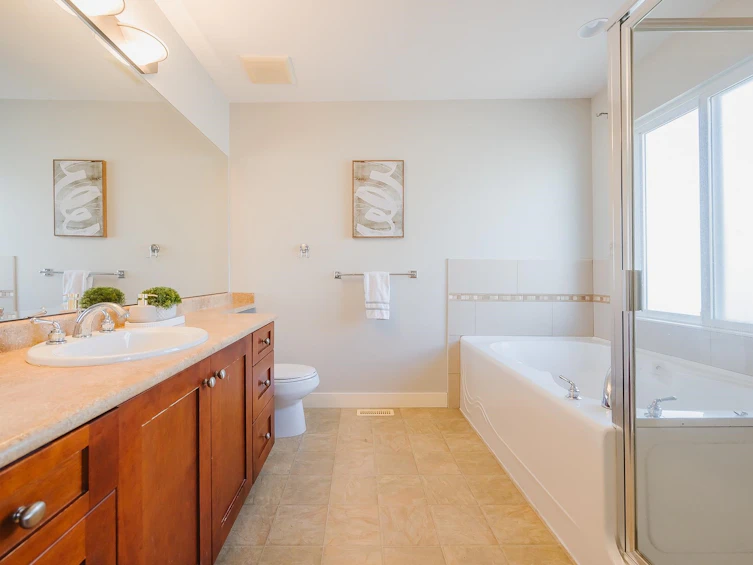 23413 Kanaka Way, Maple Ridge, BC, V2W 0B7 - 23