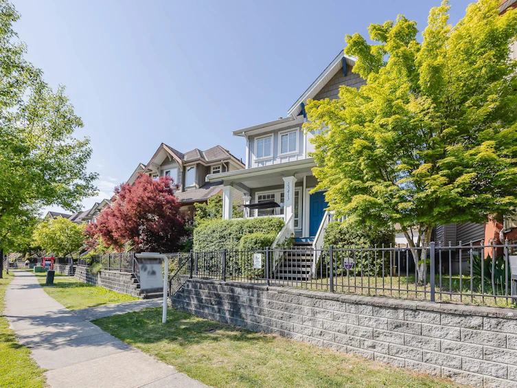 23413 Kanaka Way, Maple Ridge, BC, V2W 0B7
