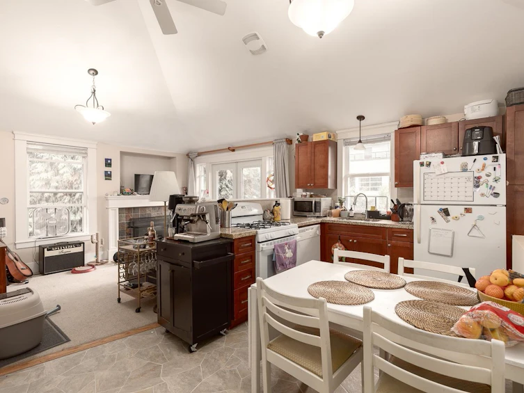 832 Salsbury Drive, Vancouver, BC, V5L 4A2 - 19