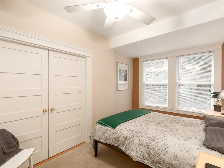 832 Salsbury Drive, Vancouver, BC, V5L 4A2 - 12