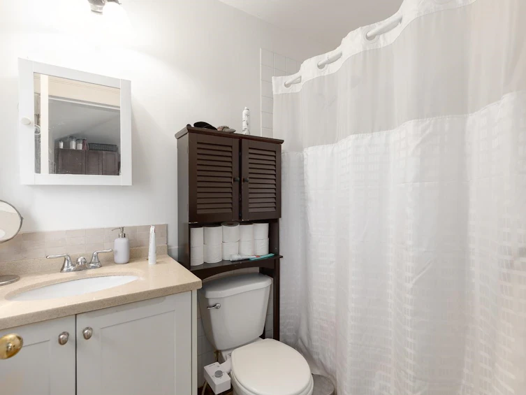 832 Salsbury Drive, Vancouver, BC, V5L 4A2 - 21