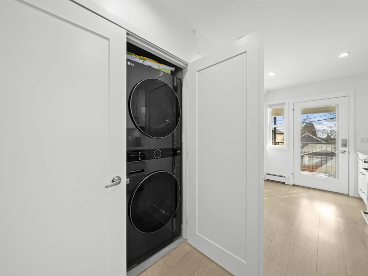 870 W 59th Avenue, Vancouver, BC, V6P 1X7 - 9