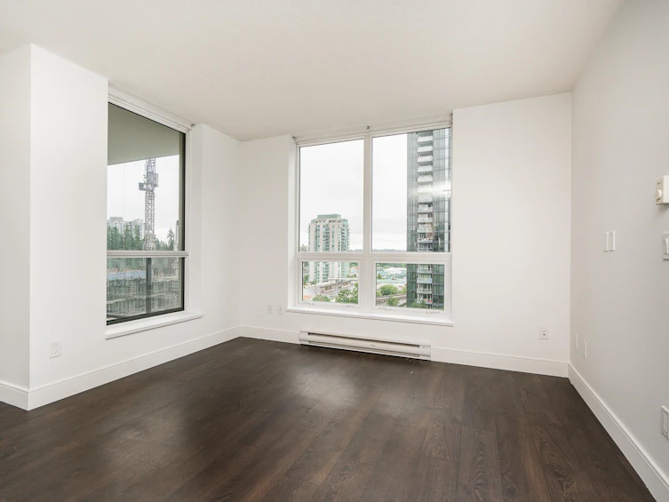 1105-3007 Glen Drive, Coquitlam, BC, V3B 0L8 - 9