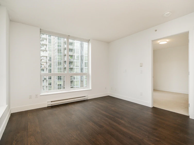 1105-3007 Glen Drive, Coquitlam, BC, V3B 0L8 - 10
