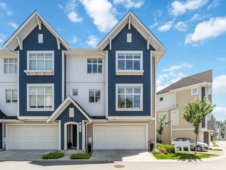 1040-11280 Pazarena Place, Maple Ridge, BC, V2X 4K9 - 2