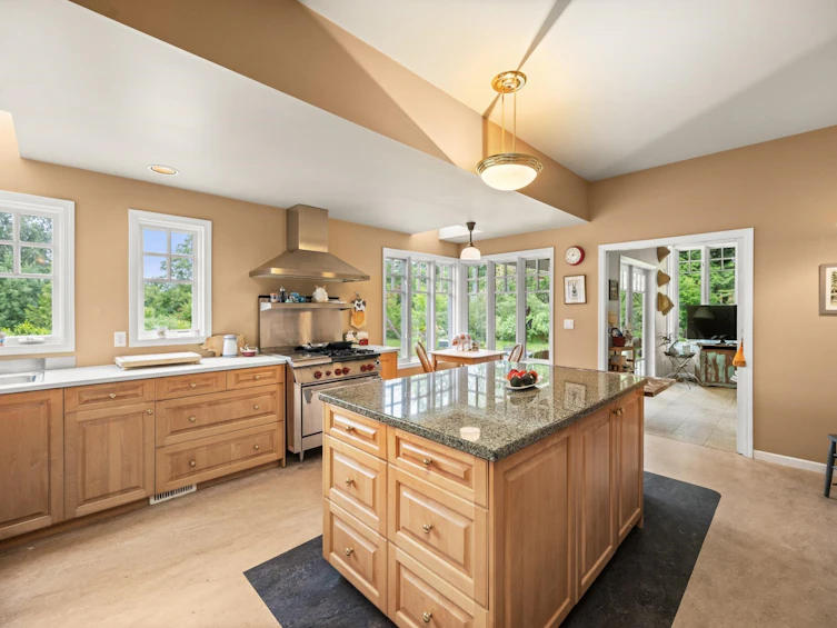 2690 224 Street, Langley, BC, V2Z 3B3 - 4