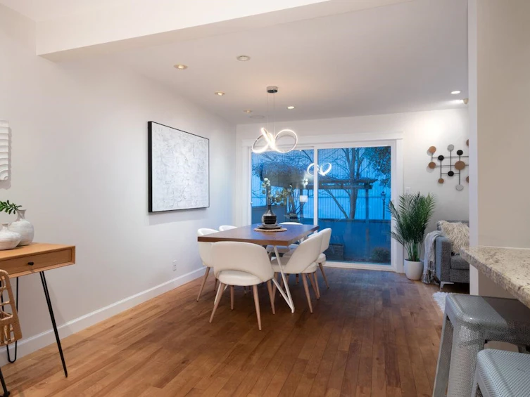 2034 Deep Cove Crescent, North Vancouver, BC, V7G 1T2 - 11
