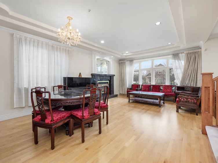 75 E 50th Avenue, Vancouver, BC, V5X 1A1 - 4