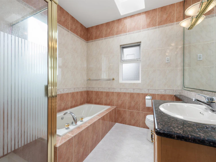 75 E 50th Avenue, Vancouver, BC, V5X 1A1 - 18