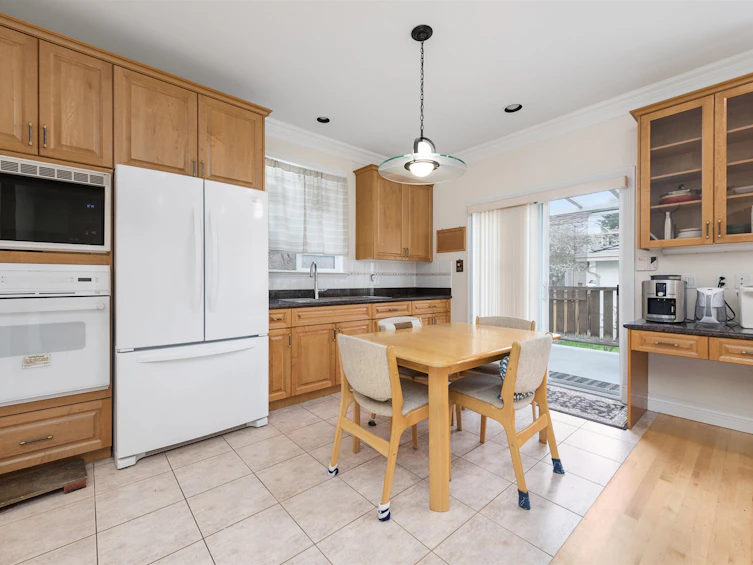75 E 50th Avenue, Vancouver, BC, V5X 1A1 - 11