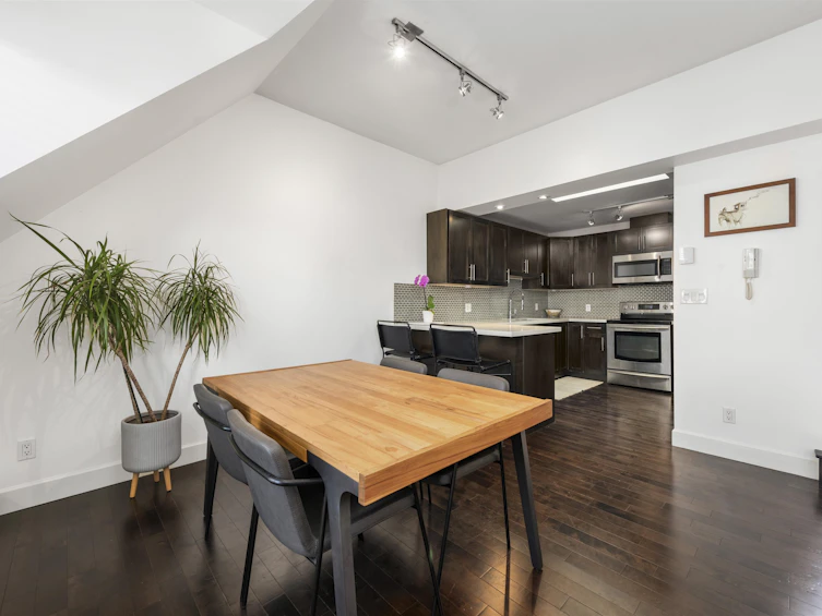 1858 W 1st Avenue, Vancouver, BC, V6J 1G5 - 10