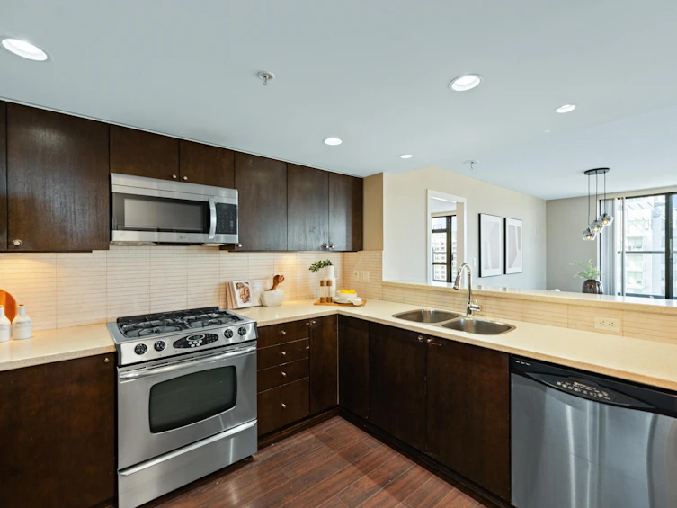 1301-8120 Lansdowne Road, Richmond, BC, V6X 0A1 - 22
