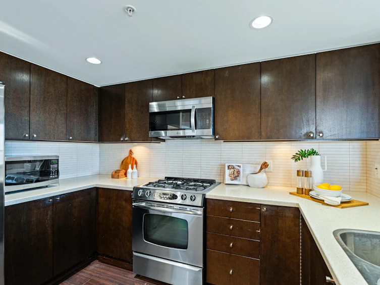 1301-8120 Lansdowne Road, Richmond, BC, V6X 0A1 - 21