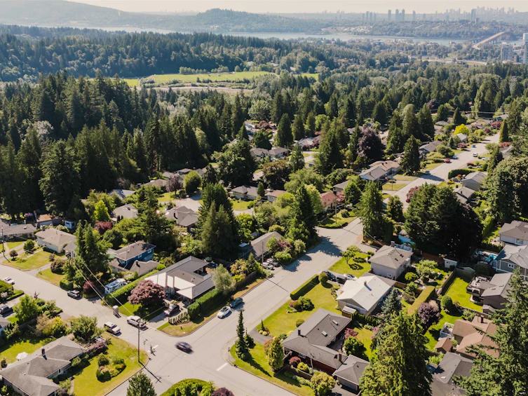 2302 Viewlynn Drive, North Vancouver, BC, V7J 2X1 - 3