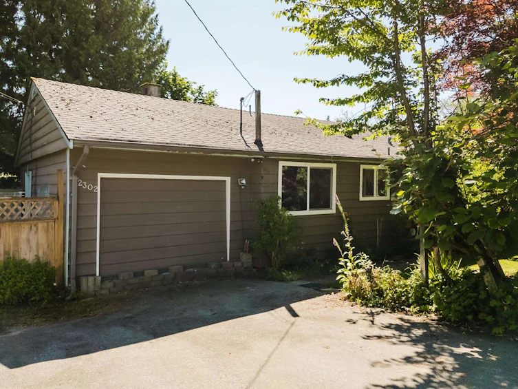 2302 Viewlynn Drive, North Vancouver, BC, V7J 2X1 - 9