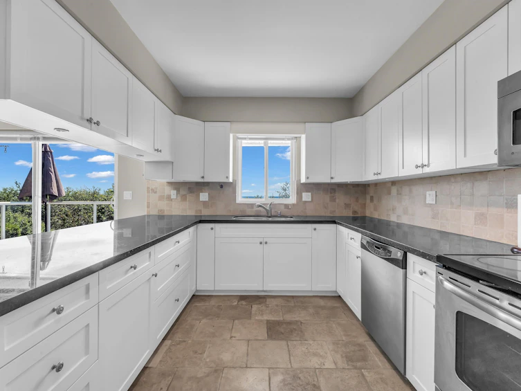 1368 Tyrol Road, West Vancouver, BC, V7S 2L6 - 13
