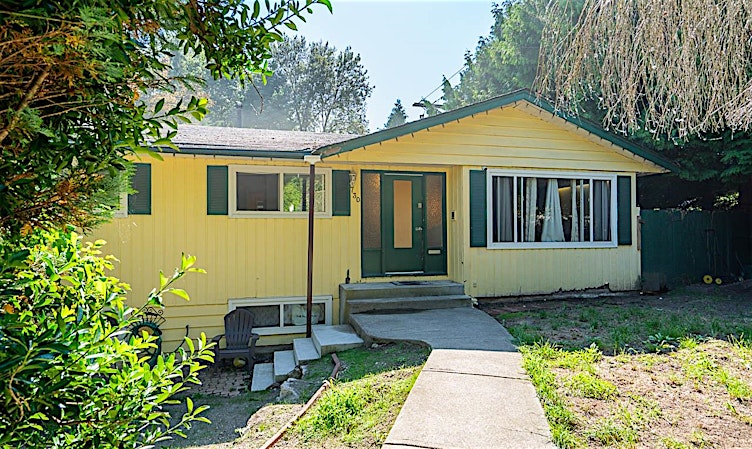 730 Cumberland Street, New Westminster, BC, V3L 3G8