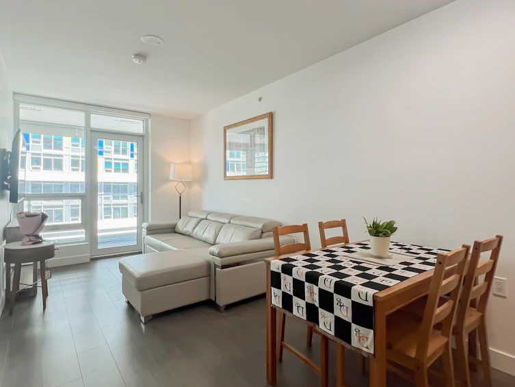 605-6320 No. 3 Road, Richmond, BC, V6Y 0L5 - 5