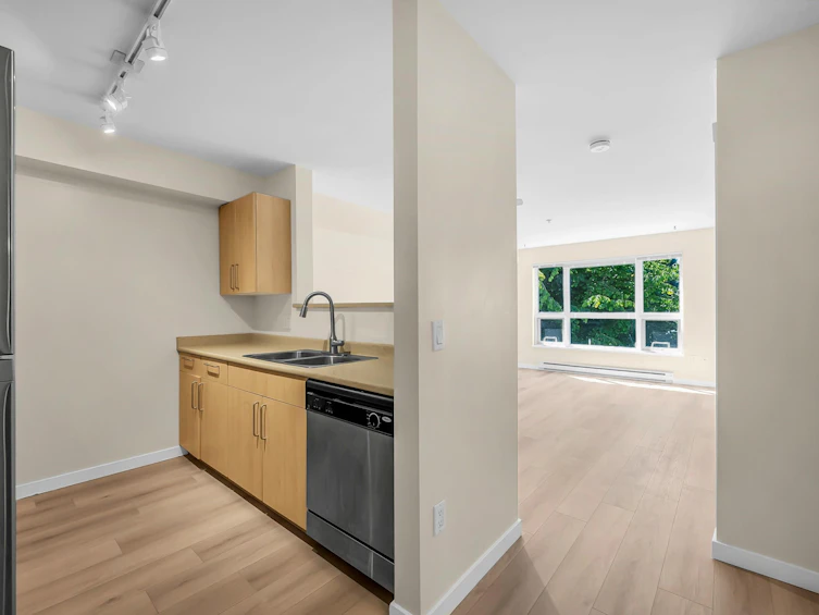 203-3575 Euclid Avenue, Vancouver, BC, V5R 6H5 - 10