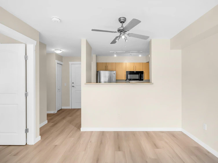 203-3575 Euclid Avenue, Vancouver, BC, V5R 6H5 - 4