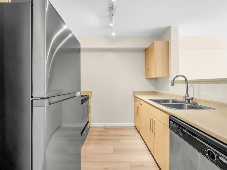 203-3575 Euclid Avenue, Vancouver, BC, V5R 6H5 - 5