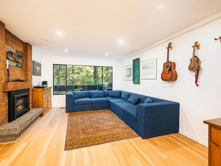 863 Hendecourt Road, North Vancouver, BC, V7K 2X5 - 4