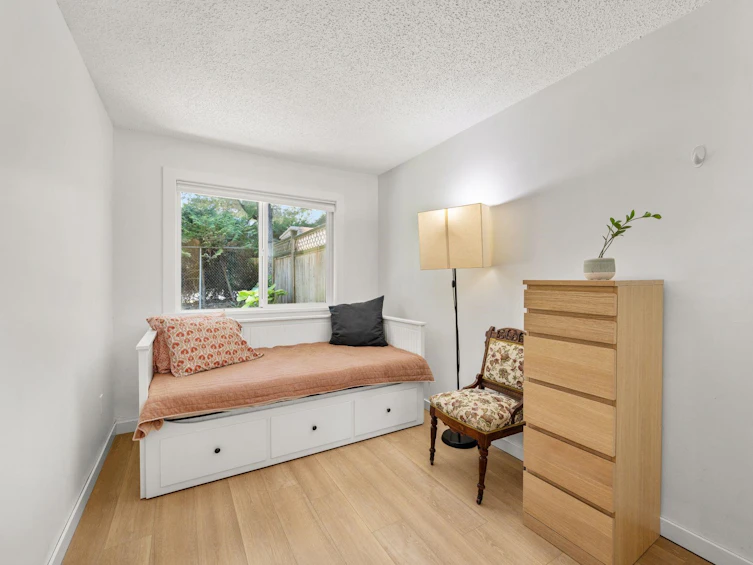 102-240 Mahon Avenue, North Vancouver, BC, V7M 3H4 - 18
