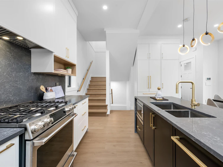 1006 E 15th Avenue, Vancouver, BC, V5T 4B1 - 3