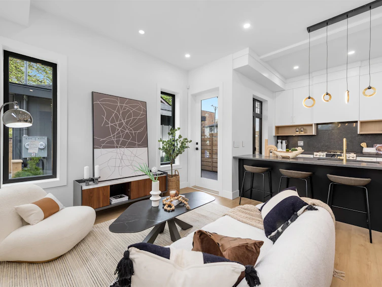 1006 E 15th Avenue, Vancouver, BC, V5T 4B1 - 8