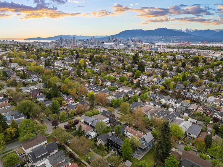 1006 E 15th Avenue, Vancouver, BC, V5T 4B1 - 36
