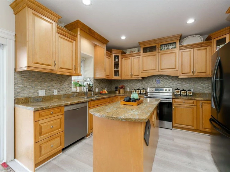 7186 Elwood Drive, Chilliwack, BC, V2R 1G8 - 8