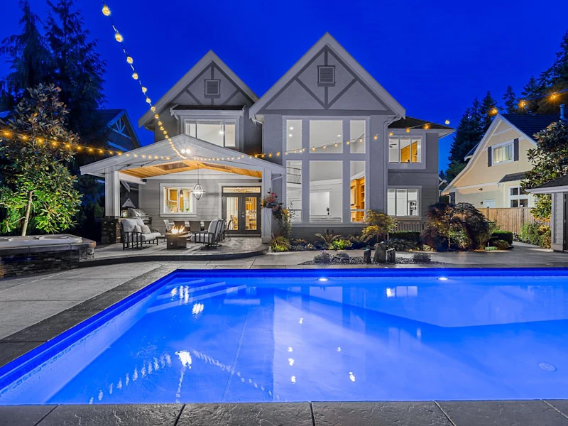 14177 33rd Avenue, Surrey BC V4P 3M1