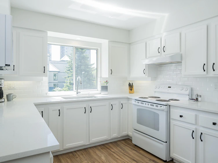 301-2963 Burlington Drive, Coquitlam, BC, V3B 6X1 - 4